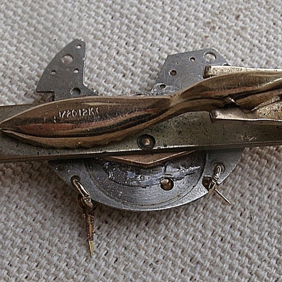 Steampunk Tie Clasp with Vintage Watch Plate - Picture 6 of 8